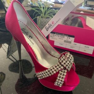 Barbie x Town Shoes heels - 6.5 US